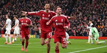 Liverpool arrin një fitore të rëndësishme në Angli me një gol të vetëm, duke e mbyllur krizën.