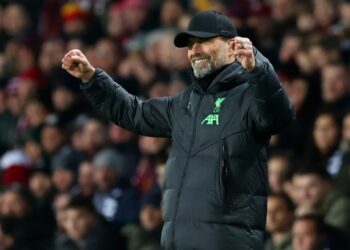 Liverpool në pritje: Jurgen Klopp mund të riaftësohet nëse shkarkohet Slot, por kandidati kryesor mbetet… Luis Enrique
