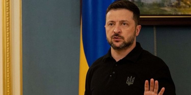 Lufta në Ukrainë, presidenti Zelensky kërkon rritjen e mbrojtjes ajrore.