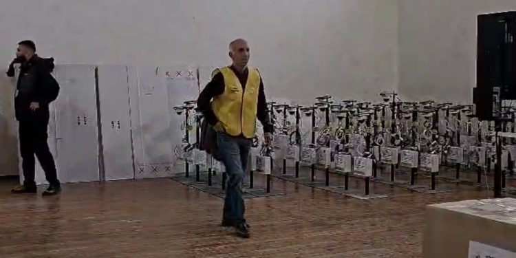 Materialet zgjedhore për zgjedhjet e pjesshme lokale të 9 nëntorit në Cërrik janë dorëzuar/ Kjo është mënyra e shpërndarjes së tyre