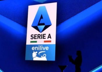 Maurizio Sarri kërkon gjyqtarë të jashtëm, por çfarë tregojnë statistikat? Krahasimet me Premier League...