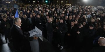 “Mbyllet protesta e opozitës para Kryeministrisë, Berisha: Do të organizohemi çdo javë deri në… në ‘Foltore 2’”