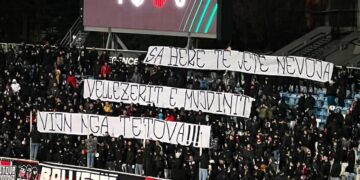 Mesazh solidariteti në derbin shqiptar/ Ballistët e Tetovës nderojnë Mujdin Aliun në Prishtinë