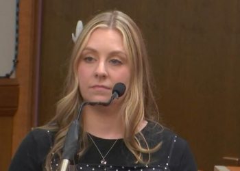 Mësuesja amerikane, e cila u plagos nga një nxënës gjashtëvjeçar, merr një kompensim prej 10 milionë dollarësh.