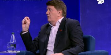 “Milaim Zeka tregon historinë në 'Top Story': 'E nisa një fjalim racist për shqiptarët, ndërsa u ngrita dhe prisha darkën kur i thashë që...'”