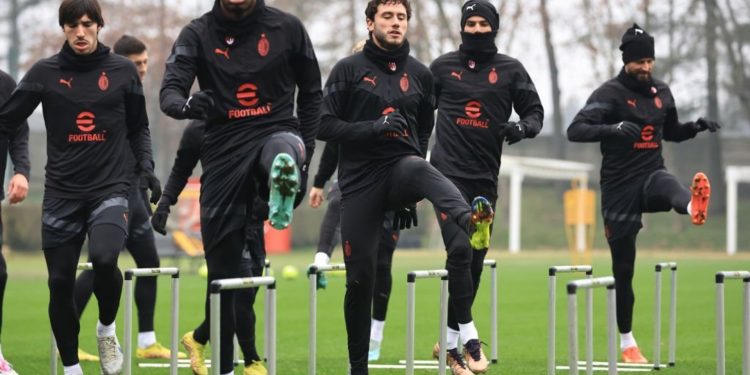 Milan, Allegri ka pothuajse të kompletuar formacionin…shtë vetëm një pyetje e hapur.