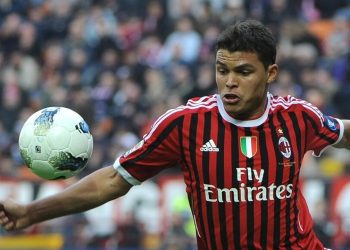 Milan në rrugën e një rikthimi të paharrueshëm? Thiago Silva mund të rikthehet te kuqezinjtë pas 13 vitesh.
