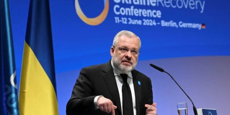 Ministri i Energjisë dhe ai i Drejtësisë në Ukrainë, shkarkohen për shkak të skandalit të korrupsionit prej 100 milionë dollarësh.