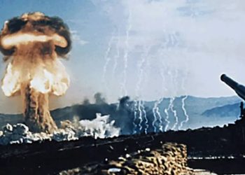 Ministri i Jashtëm rus rikthehet në skenë pas një periudhe mungese: Moska mund të rinisë provat me armë bërthamore.