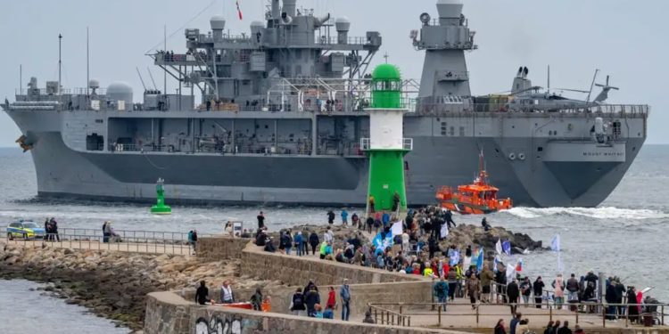 Ministri i Mbrojtjes i Gjermanisë jep alarmin për rrezikun e përplasjeve në Detin Baltik.