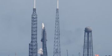 Misioni historik në Mars/ Testi i parë i rëndësishëm për raketën New Glenn të Jeff Bezos anullohet për shkak të kushteve meteorologjike.