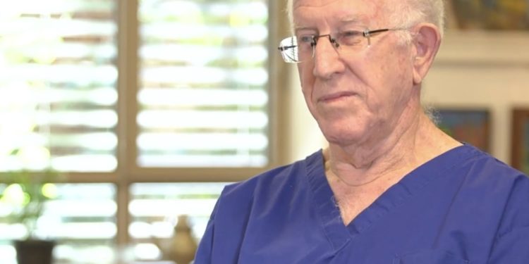 Mjeku dëshmitar reagon ndaj keqtrajtimit të një të burgosuri palestinez nga ushtarë izraelitë: Ai u torturua dhe u sulmua me thikë.