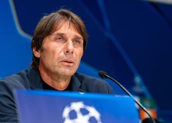 Napoli në gatishmëri përballë Qarabagut, Conte kërkon “helmetat” për ndeshjen kyçe në Ligën e Kampionëve: Duhet intensitet.