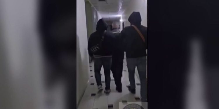 Në një periudhë 10-mujor, 92 oficerë policie janë arrestuar, ndërsa i fundit ishte një polic rrugor që u kap duke pranuar një ryshfet prej 60 mijë lekësh për të mos bllokuar një automjet.