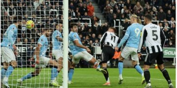 Newcastle e fitoi për herë të parë ndaj Manchester City në kampionat, duke i lënë vendin e dytë Chelsea skuadrës së Guardiolës.