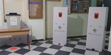Nis procesi i votimit në Cërrik, qytetarët zgjedhin kryebashkiakun e ri pa incidente.