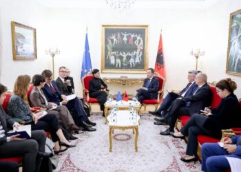 "Një arritje e jashtëzakonshme": Komisionerja për Zgjerim, Marta Kos, në Kuvend: Mbështetje e plotë për avancimin e Shqipërisë drejt BE-së.