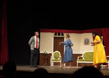 "Një histori martesore me një të panjohur" / Komedia italiane nxjerr në skenë teatrit "Zihni Sako" në Gjirokastër