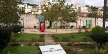 Një humaniste në Sarandë: Paraku i fëmijëve në lagjen “Kodër” do të quhet në nder të Motër Daniela Silvestrinit.