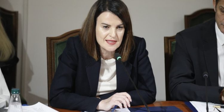 “Një mijë aksidente me monopatina që nga fillimi i vitit”/ Ministrja Koçiu: Pezullim të përkohshëm, ligj i ri për...