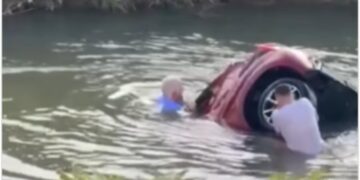 Një shqiptar shpëton një individ duke u hedhur në një kanal në Itali