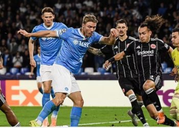 Një tjetër natë e komplikuar për Antonio Conten në Evropë, Napoli përfundon me barazim pa gola ndaj Eintrachtit.