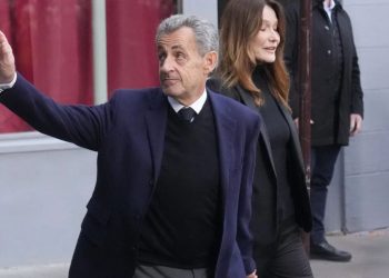 “Nuk e di si të ziejë një vezë”: Sarkozy në qeli me “dietë” refuzon ushqimin e burgut nga frika e helmimit.