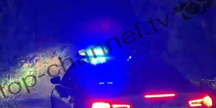 “Operacioni i RENEA-s në Orosh: Dy persona të armatosur rëndë identifikohen brenda banesës”