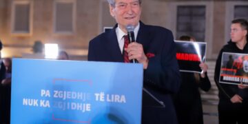 PD vazhdon me protestat, konfirmon takimin e hënën në 'Foltoren 2' para Kryeministrisë.