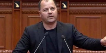 PS triumfon me 83% në Berat, ish-deputeti Lefter Maliqi kërkon largimin e Eno Bozdos dhe riorganizim të PD.