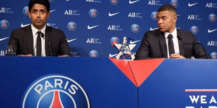 PSG dhe Kylian Mbappé në proces gjyqësor; sulmuesi pret mbi 240 milionë euro kompensim.