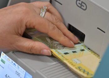 Pagesa në dorë prej 60 mijë lekësh, Shoqata Bankave: Sugjerimi ynë për individët, vlera në projektligj më e lartë se në rajon.