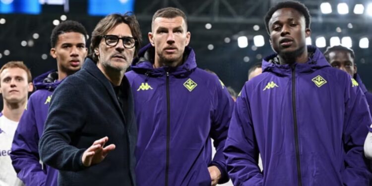 Pas disfatës ndaj Fiorentinës, Edin Dzeko komunikon me tifozët përmes megafonit.