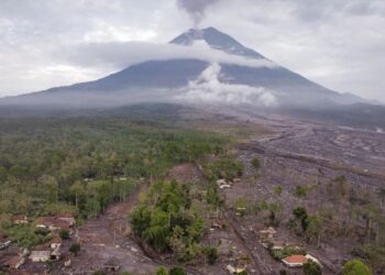 Pas shpërthimit të vullkanit Semeru, qeveria indoneziane ka arritur të evakuojë me sukses 170 alpinistët e ngelur në mal.