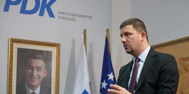 Pas tërheqjes së Memli Krasniqit, ky është kandidati i parë që shpreh interesin për udhëheqjen e PDK-së.