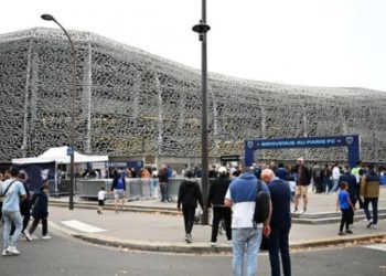 Pas vjedhjes në Muzeun Luvrit, pesë persona u arrestuan gjatë ndeshjes mes Parisit dhe Lionit në stadium.