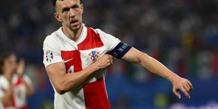 Perisiç shmangu përgjigjen ndaj gazetares: Më prekët në familje, nuk e fal dot këtë.