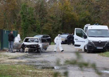 Përplasja e njerëzve me makinë, mes të plagosurve zyrtarë dhe anëtarë të partisë së Le Pen, përdoruesi i dyshuar është…