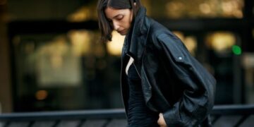 Pesë mënyra të reja për të kombinuar xhaketat e lëkurës këtë sezon