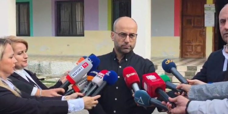 Pjesëmarrje e vogël në Cërrik, kandidati i pavarur shprehet: Shpresojmë të mos ndodhin ndërhyrje nga jashtë.