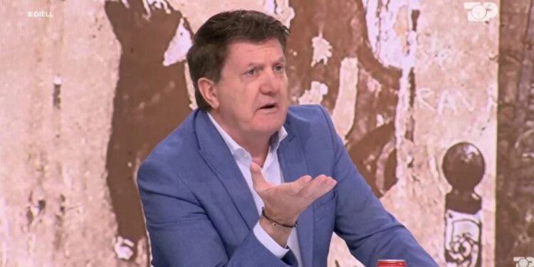 Polemika në 'Rrethi Katror': "Kurti e çoi vendin në kolaps," reagon Cako ndaj Zekës: "Çarë e Perandorisë Britanike, jo Kosovës pa qeveri."