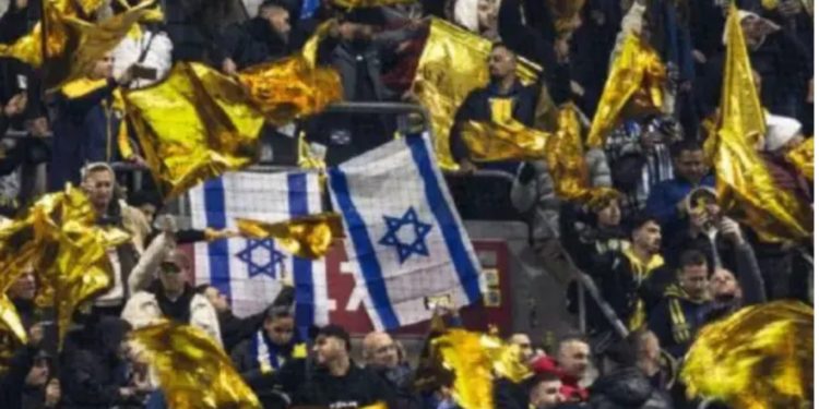 Policia britanike po heton tifozët e Maccabi Tel Aviv në bashkëpunim me Ushtrinë Izraelite.
