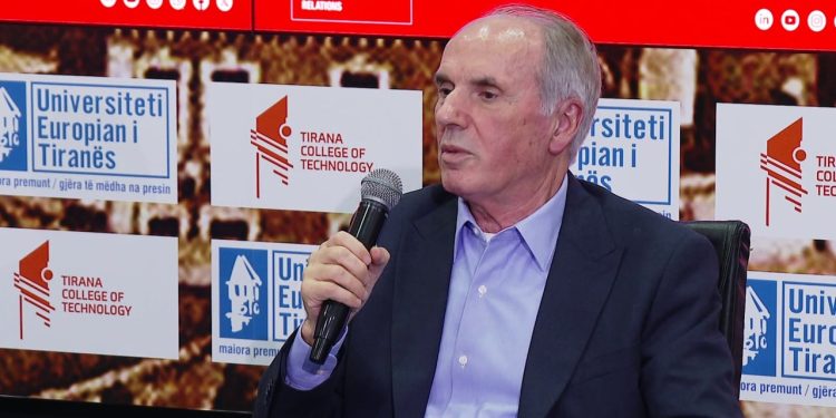 Preç Zogaj refleksionet mbi fillimet e pluralizmit në veprën e tij: Kujtimet e Dhjetorit 1990 tregojnë se procesi nuk ishte plotësisht i shëndetshëm.