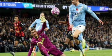 Premier League: "Roboti" Haaland vazhdon performance të jashtëzakonshme, shënon dy gola në fitoren e Manchester Cityt ndaj befasisë së sezonit.