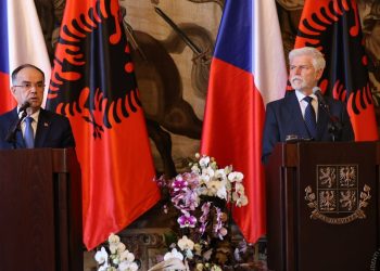 Presidenti Begaj në Republikën Çeke, takimi me homologun: Një hap i ri në bashkëpunim.