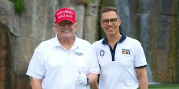 Presidenti finlandez bisedon në telefon me Trump dhe Melonin: SHBA-ja është e angazhuar pa pushim për arritjen e një marrëveshjeje paqeje.