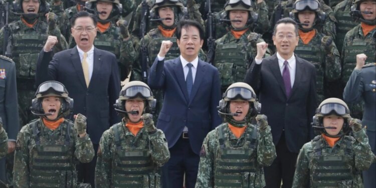 Presidenti i Tajvanit propozon rritjen e buxhetit për mbrojtje, duke theksuar nevojën për më shumë fonde për të parandaluar sulmet e mundshme nga Kina.