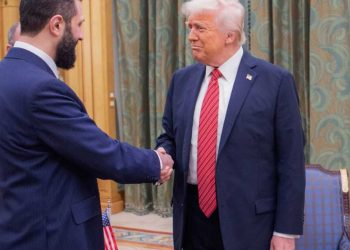 Presidenti i ri sirian, i cili udhëhoqi rebelët në përpjekjet për të rrëzuar regjimin e al-Assad, pritet në Shtëpinë e Bardhë nga Trump: Takimi i parë pas 25 vitesh mes dy vendeve.