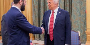 Presidenti i ri sirian, i cili udhëhoqi rebelët në përpjekjet për të rrëzuar regjimin e al-Assad, pritet në Shtëpinë e Bardhë nga Trump: Takimi i parë pas 25 vitesh mes dy vendeve.