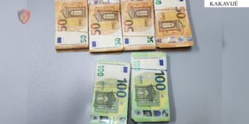 Procedohet 44-vjeçari që tentoi të nxjerrë nga Shqipëria 42 mijë euro pa i deklaruar.